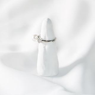 Elegant Pearl & Cubic Zirconia Ring in 925 Sterling Silver