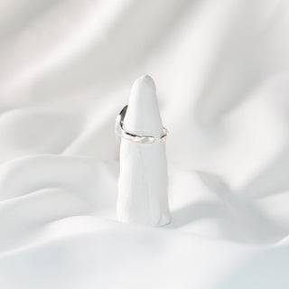 White Mother-of-Pearl Oval Ring with Silver Plating