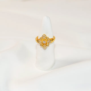Pinwheel Bloom Crystal Statement Ring – Gold Tone