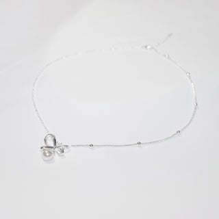 Asymmetrical Bow Pearl Necklace in 925 Sterling Silver