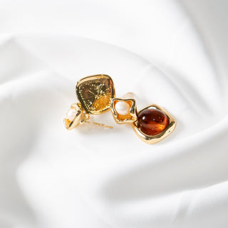 Amber & Pearl Drop Earrings – Elegant Gold Tone Studs