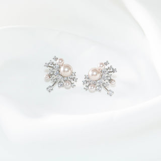 Elegant Pearl & CZ Stud Earrings – Vintage Snowflake Design