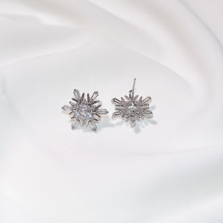 Snowflake Cubic Zirconia Stud Earrings 925 Sterling Silver Starburst Crystal Earrings for Women Elegant Gift