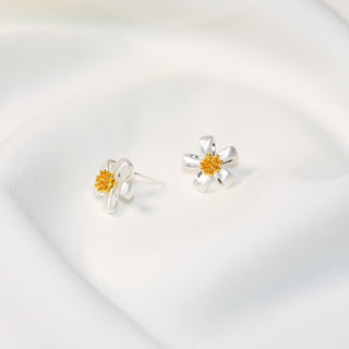 Sterling Silver Stud Daisy Flower Stud Earrings with Gold Centre