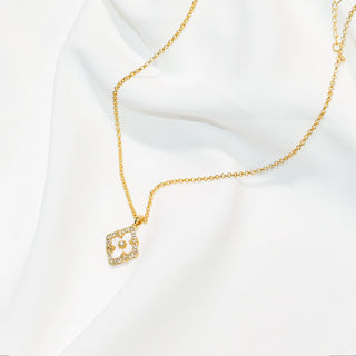 Gold-Plated Clover Mother of Pearl Necklace & Bracelet Set