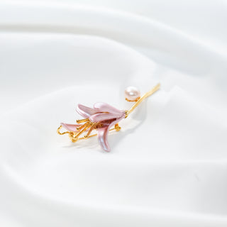 14K Gold Plated Lily Brooch with Freshwater Pearl – Elegant Floral Pin