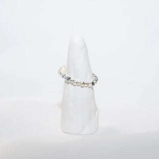 Elegant Freshwater Pearl & Silver Bead Elastic Ring