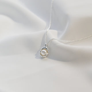 S925 Sterling Silver Pearl Pod Necklace
